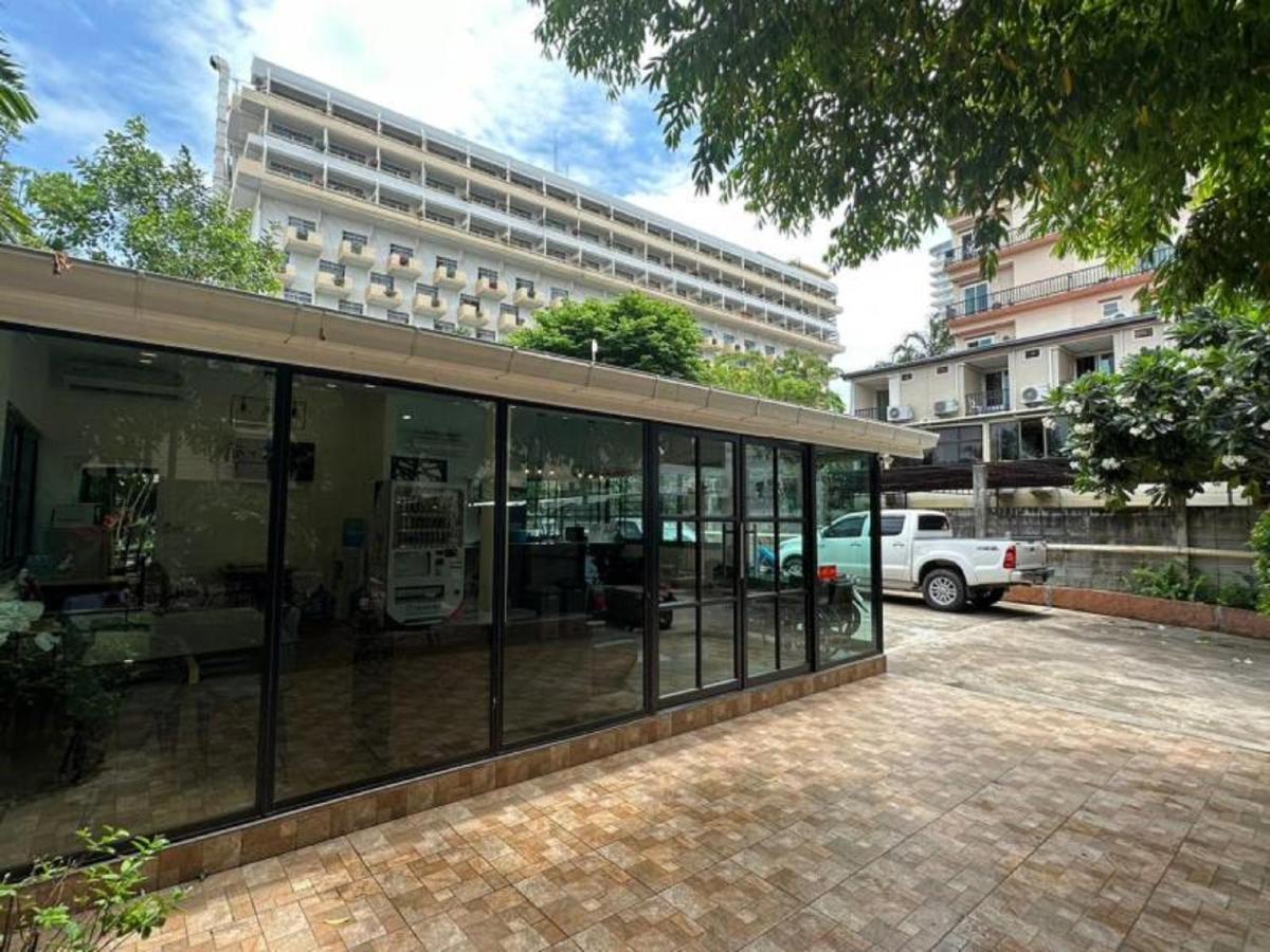 The One Sabai Living Pattaya Hotel Luaran gambar